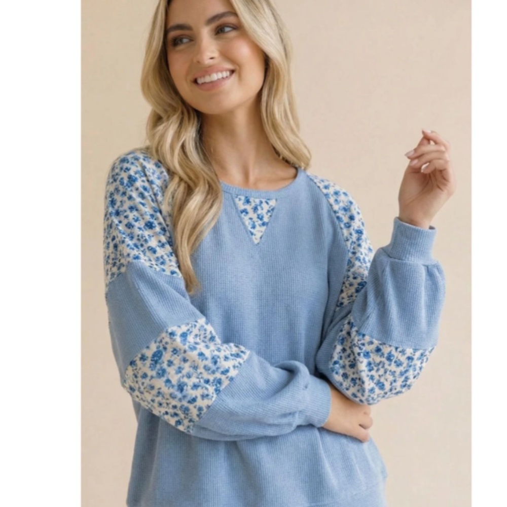 Haptics Blue Floral Raised Ribbed Loose Fit Top NWOT